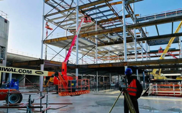 Rénovation du Terminal 2B qui confirme son statut de chantier permanent